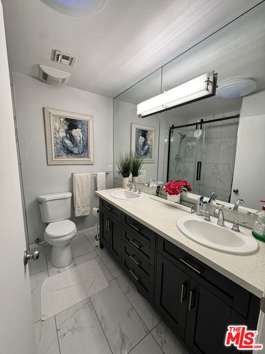 1002 S Burnside Ave Unit: 204
