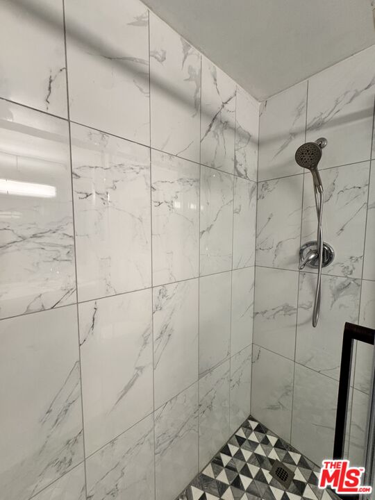 1002 S Burnside Ave Unit: 204