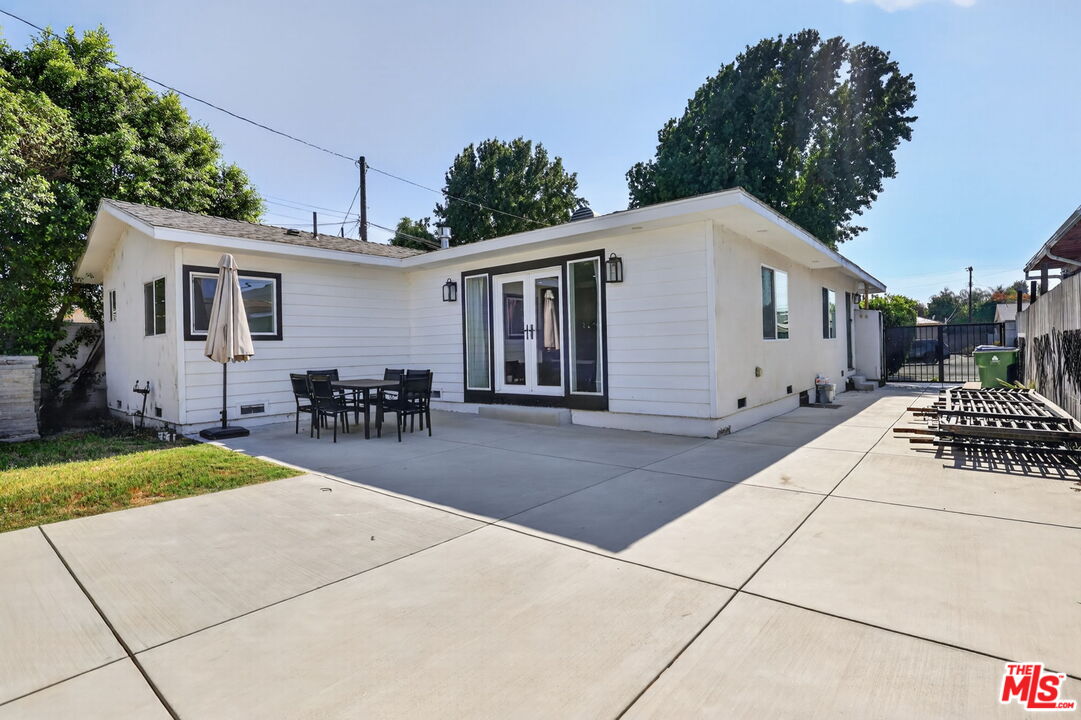 7550 Ruffner Ave