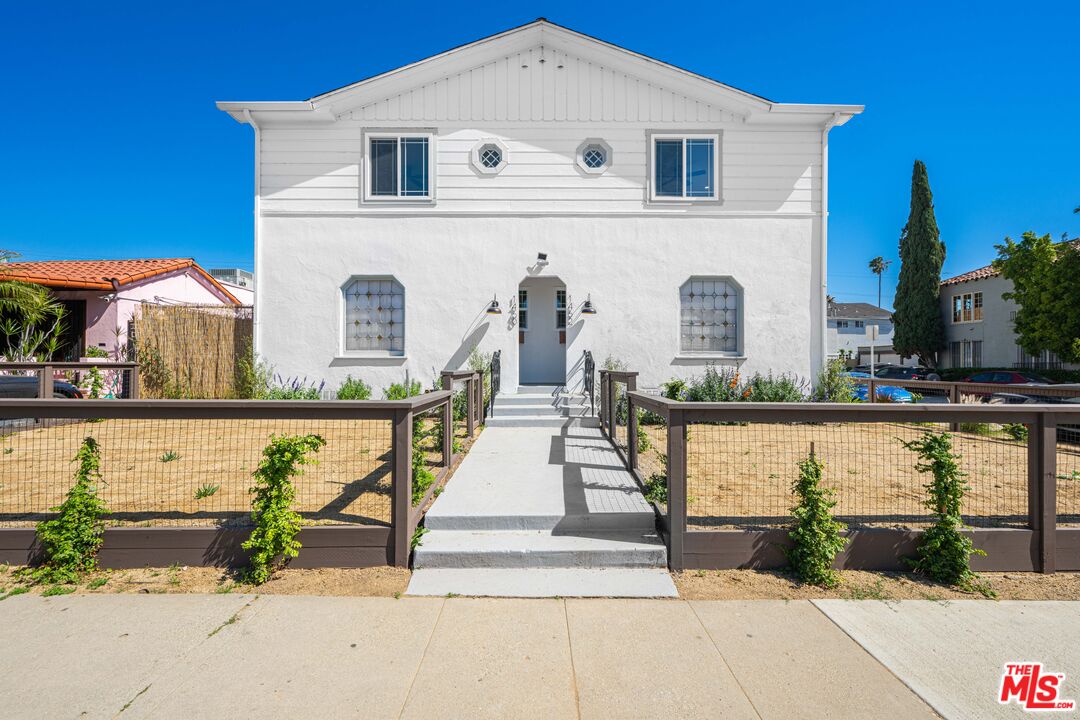 5317 Saturn St