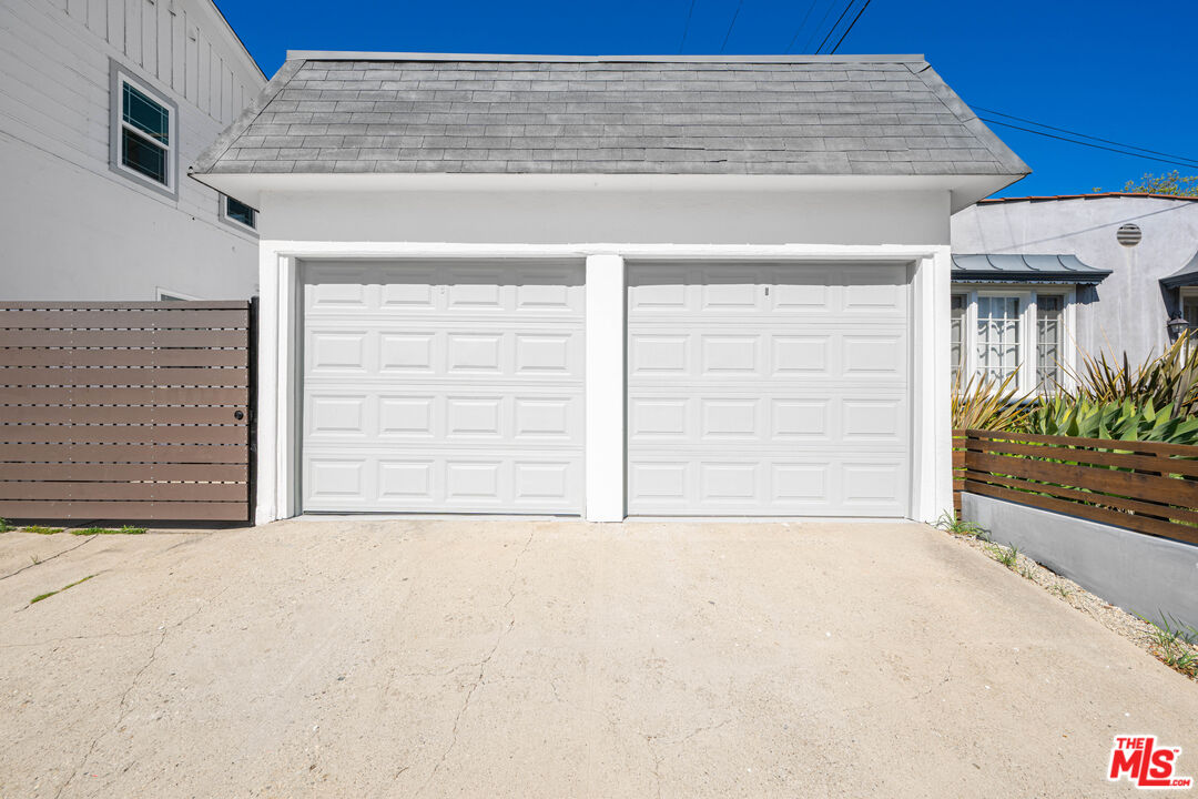 5317 Saturn St