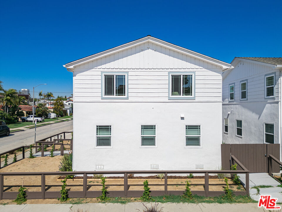 5317 Saturn St