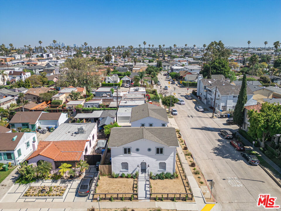 5317 Saturn St