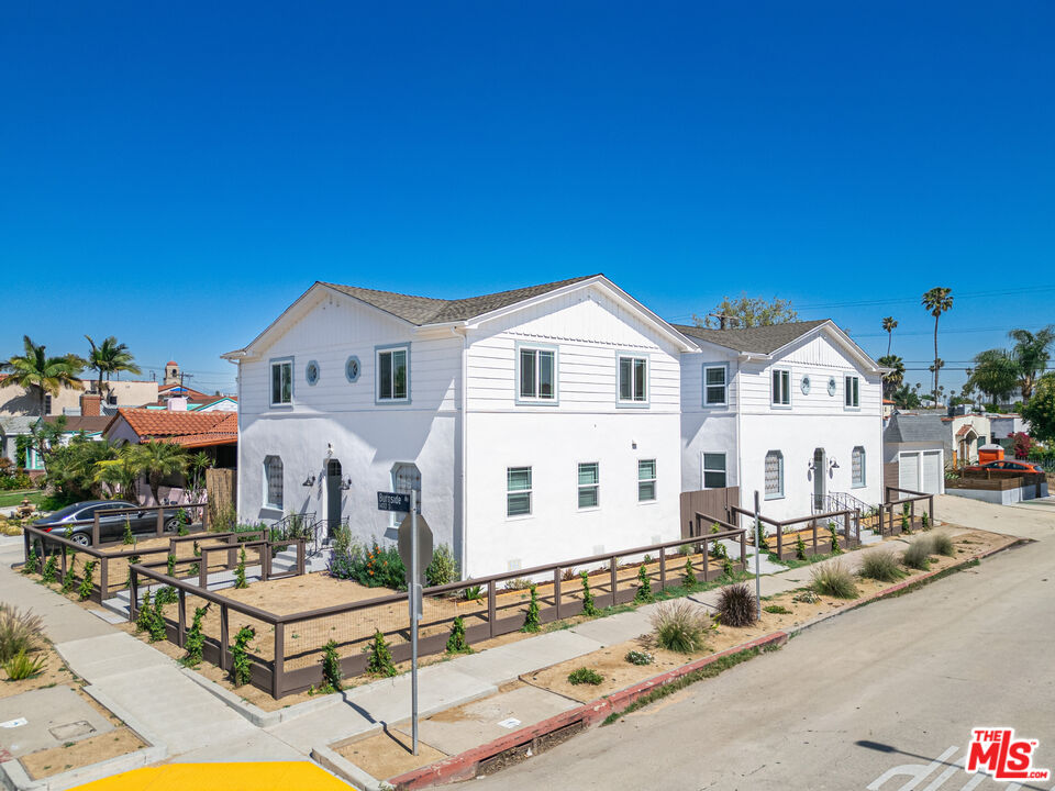 5317 Saturn St