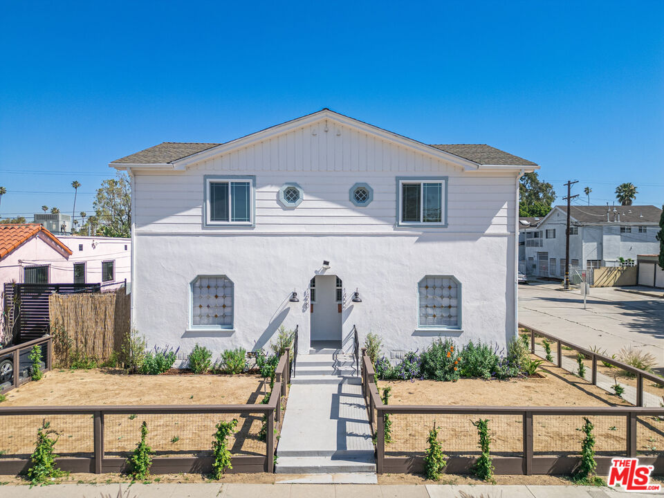 5317 Saturn St