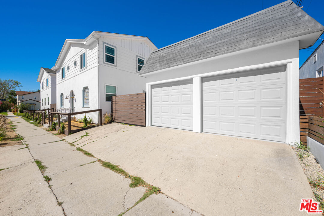 5317 Saturn St