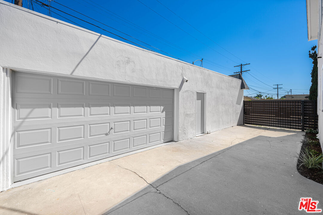 5317 Saturn St