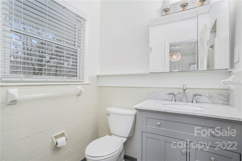 229 N Canterbury Road