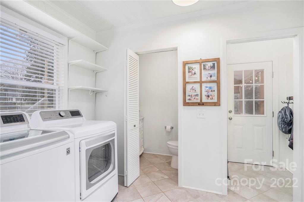 229 N Canterbury Road