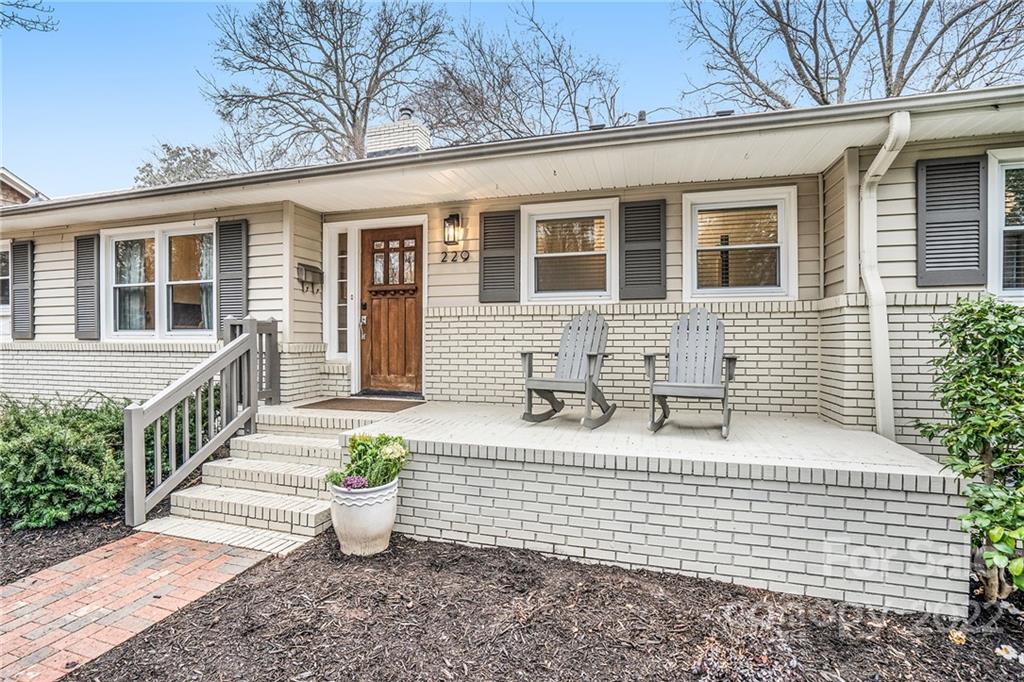 229 N Canterbury Road