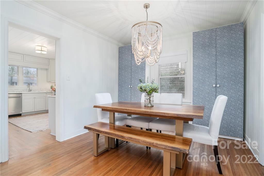 229 N Canterbury Road