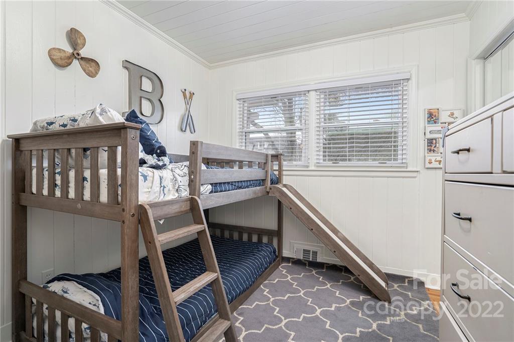 229 N Canterbury Road