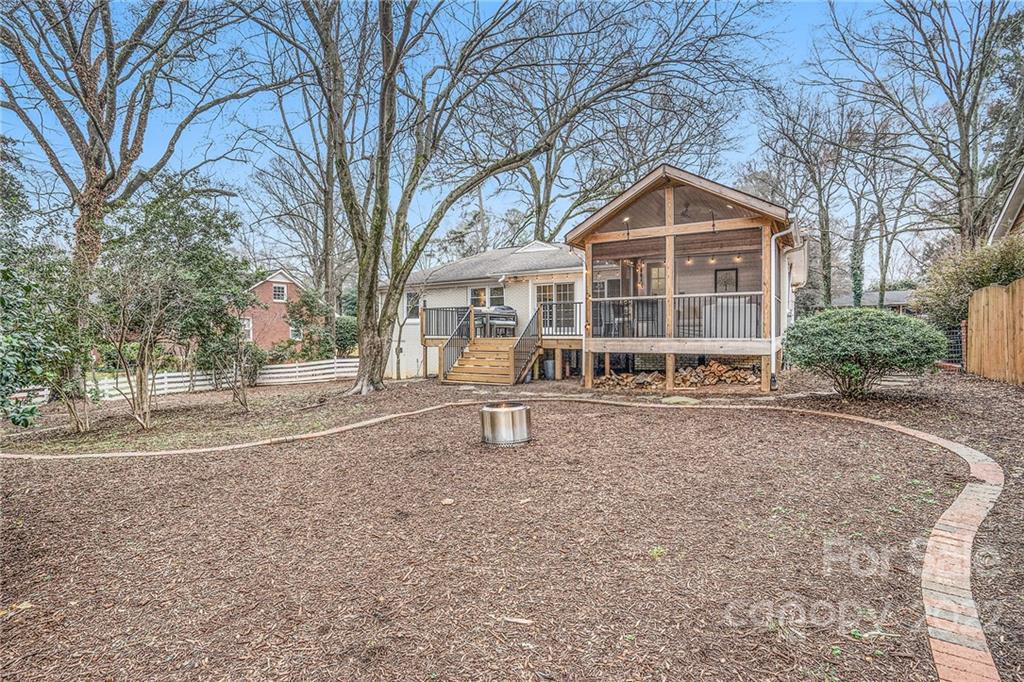 229 N Canterbury Road