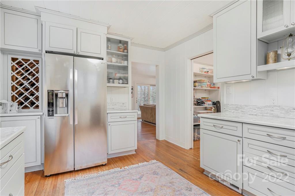 229 N Canterbury Road