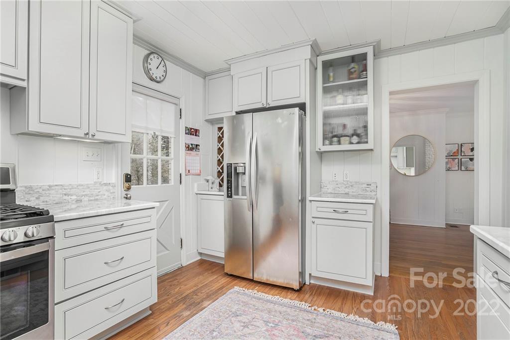 229 N Canterbury Road