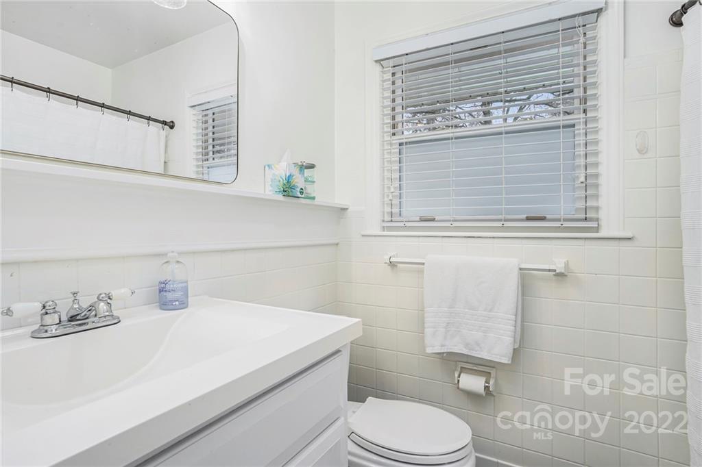 229 N Canterbury Road
