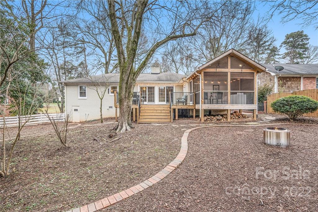 229 N Canterbury Road