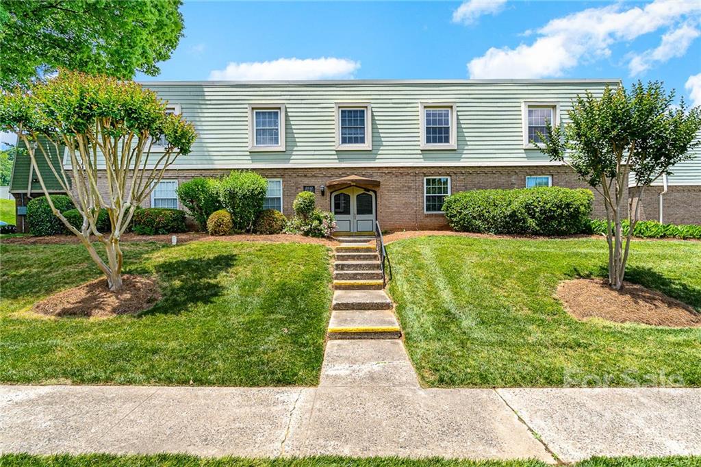 2612 Park Road Unit: D