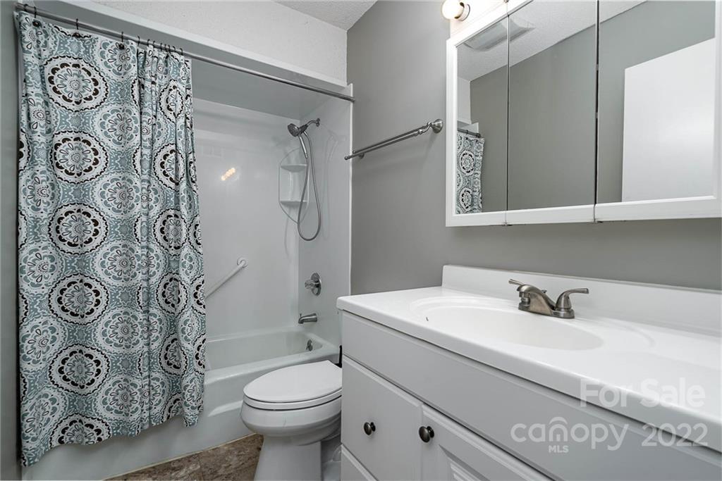 2612 Park Road Unit: D