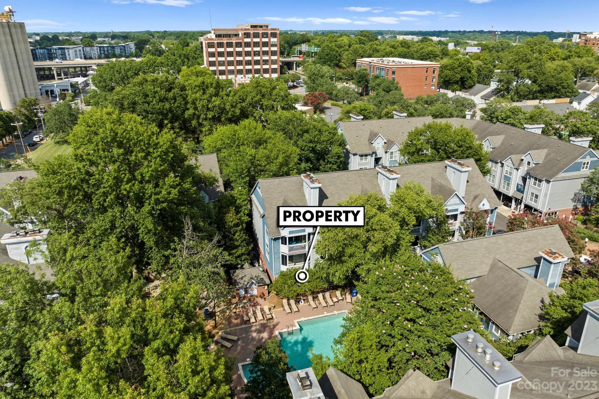 525 Graham Street Unit: 1F