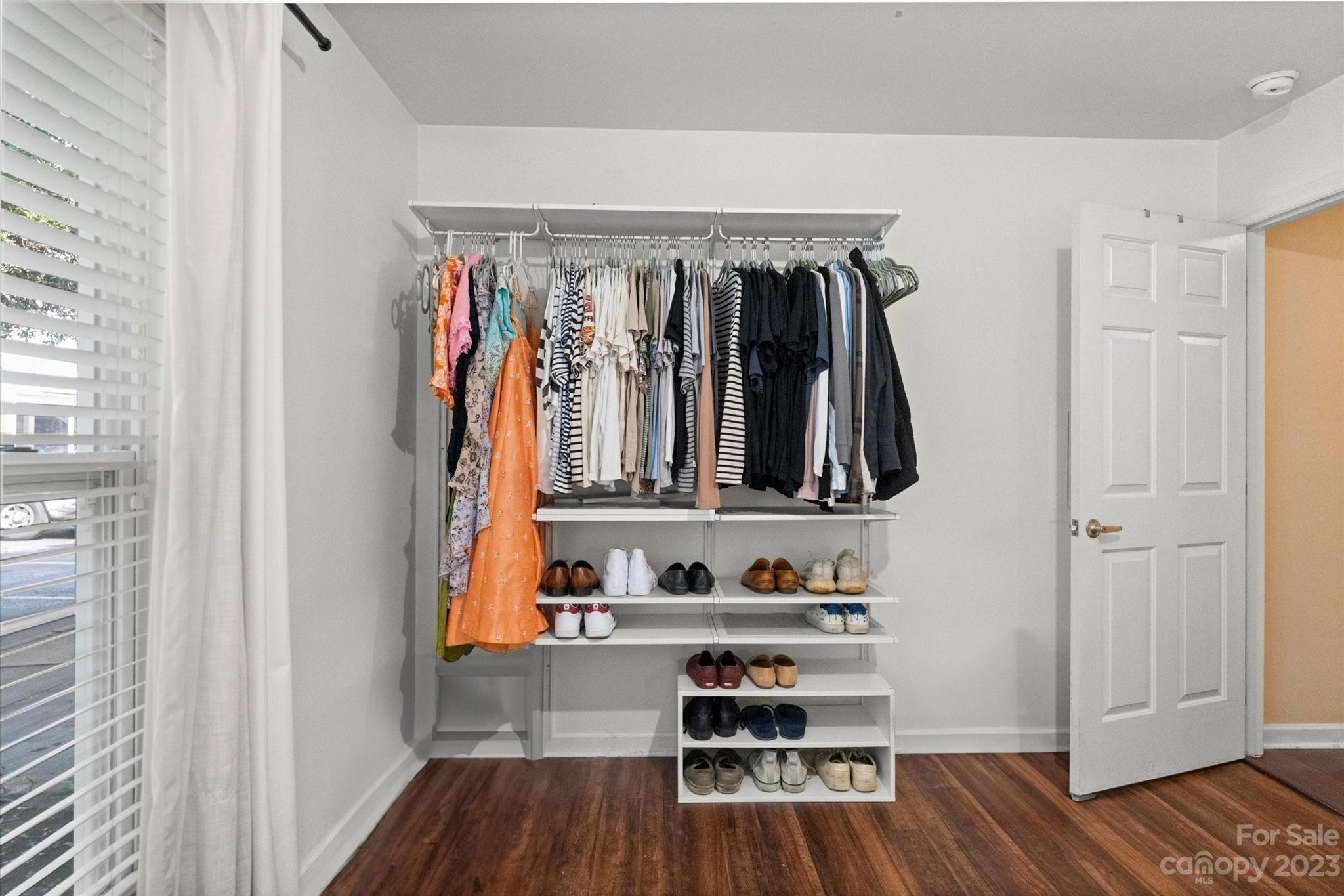 525 Graham Street Unit: 1F