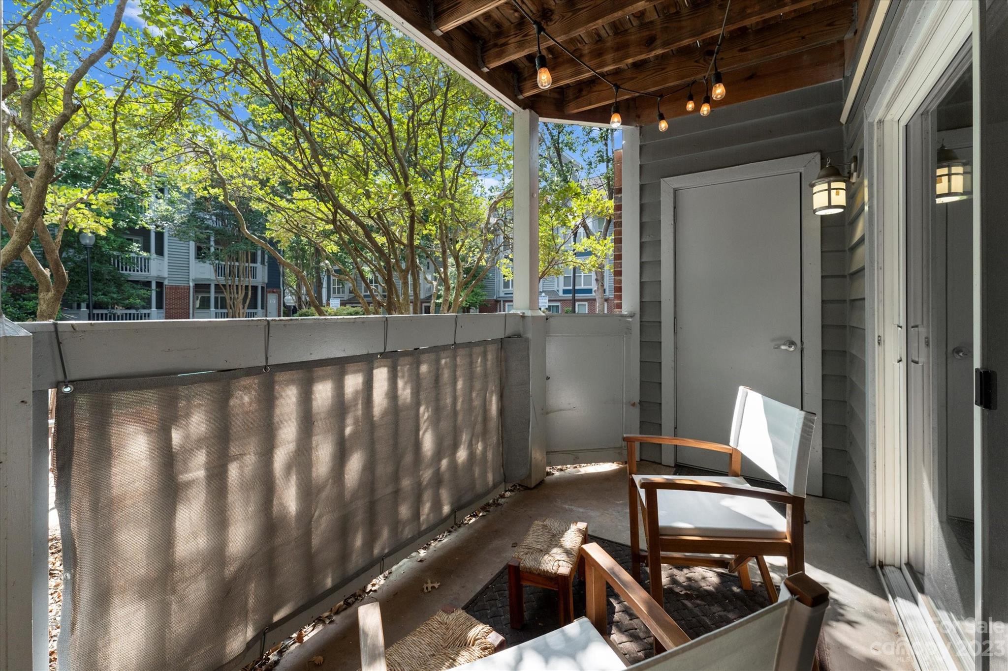 525 Graham Street Unit: 1F