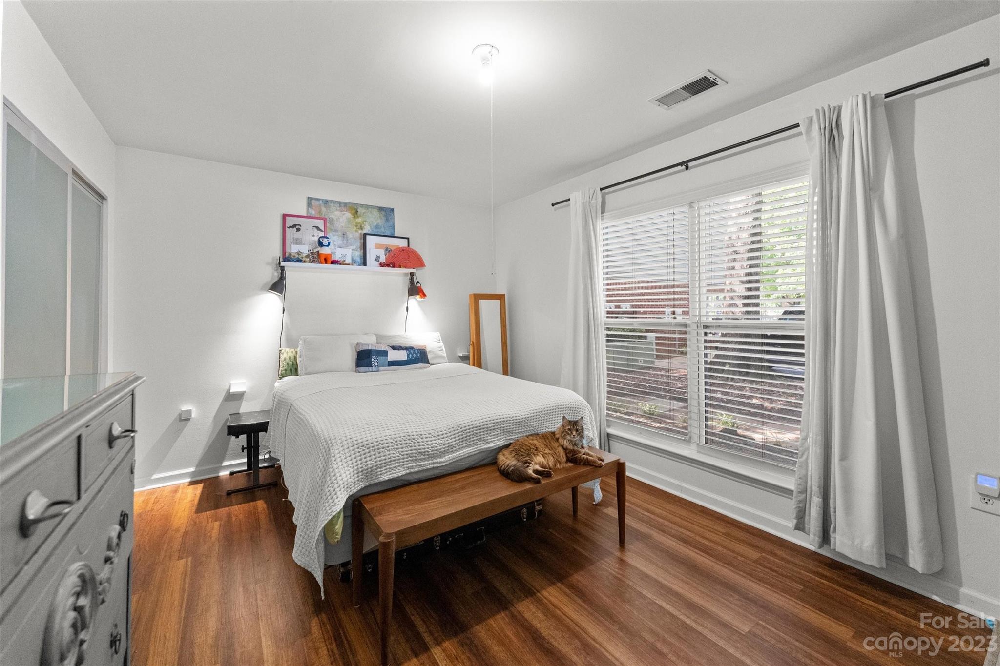 525 Graham Street Unit: 1F