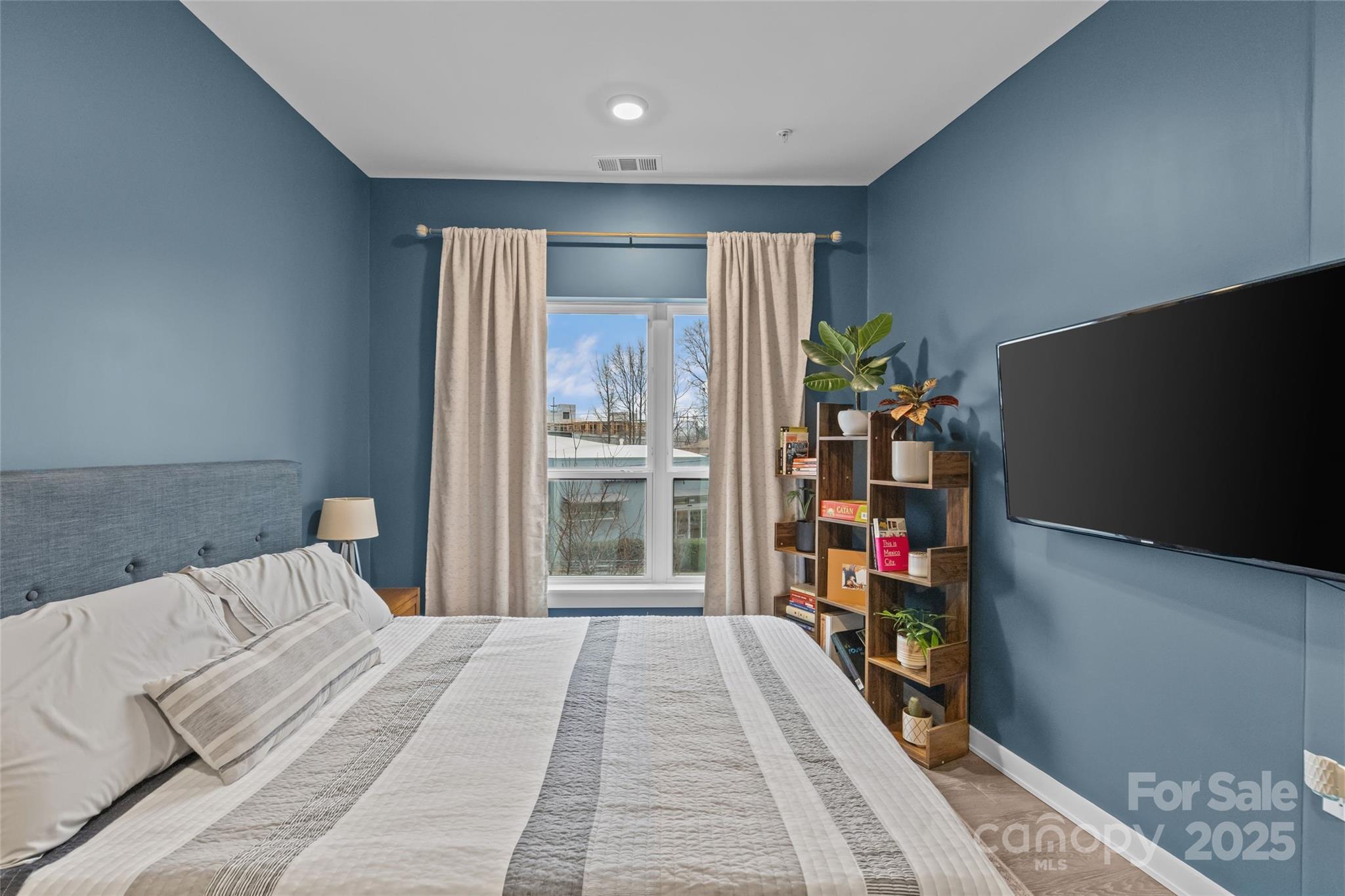 3630 N Davidson Street Unit: 2210