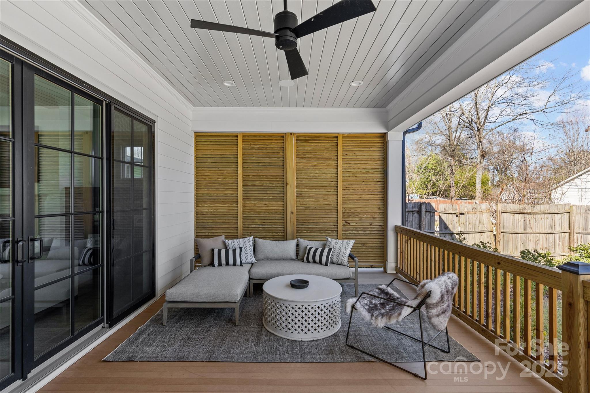 1700 Hawthorne Lane