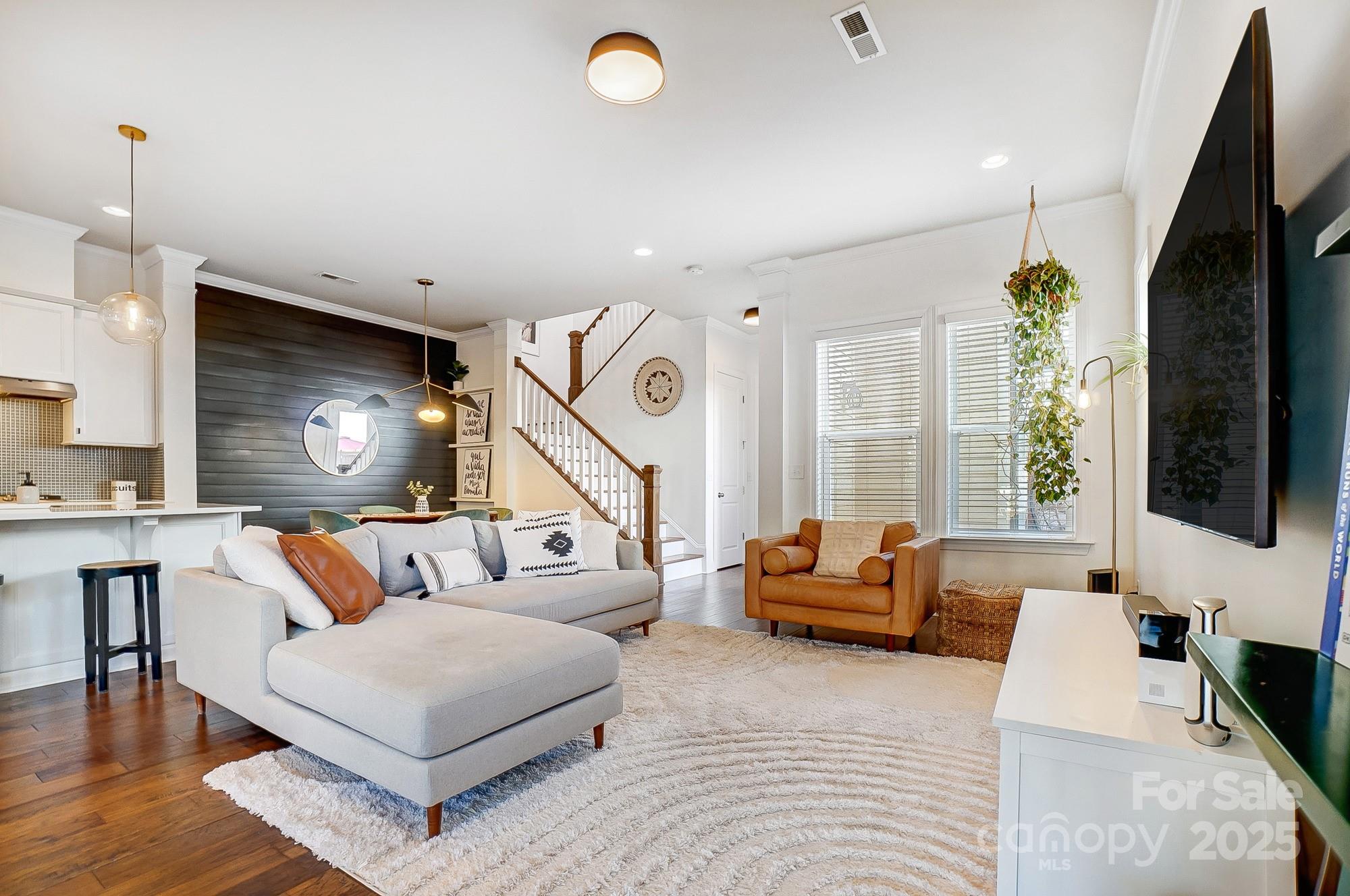 7560 Waverly Walk Avenue