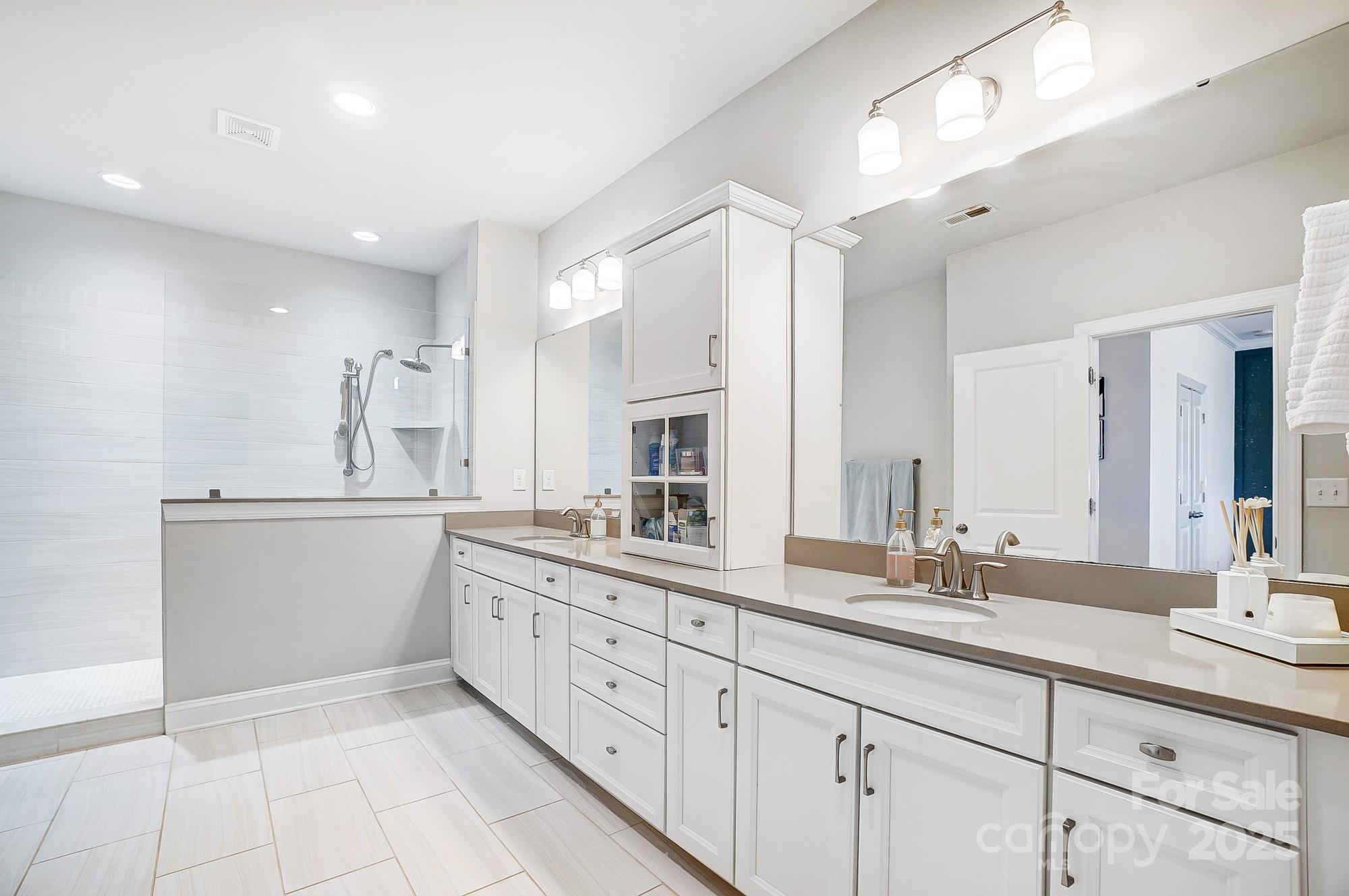 7560 Waverly Walk Avenue