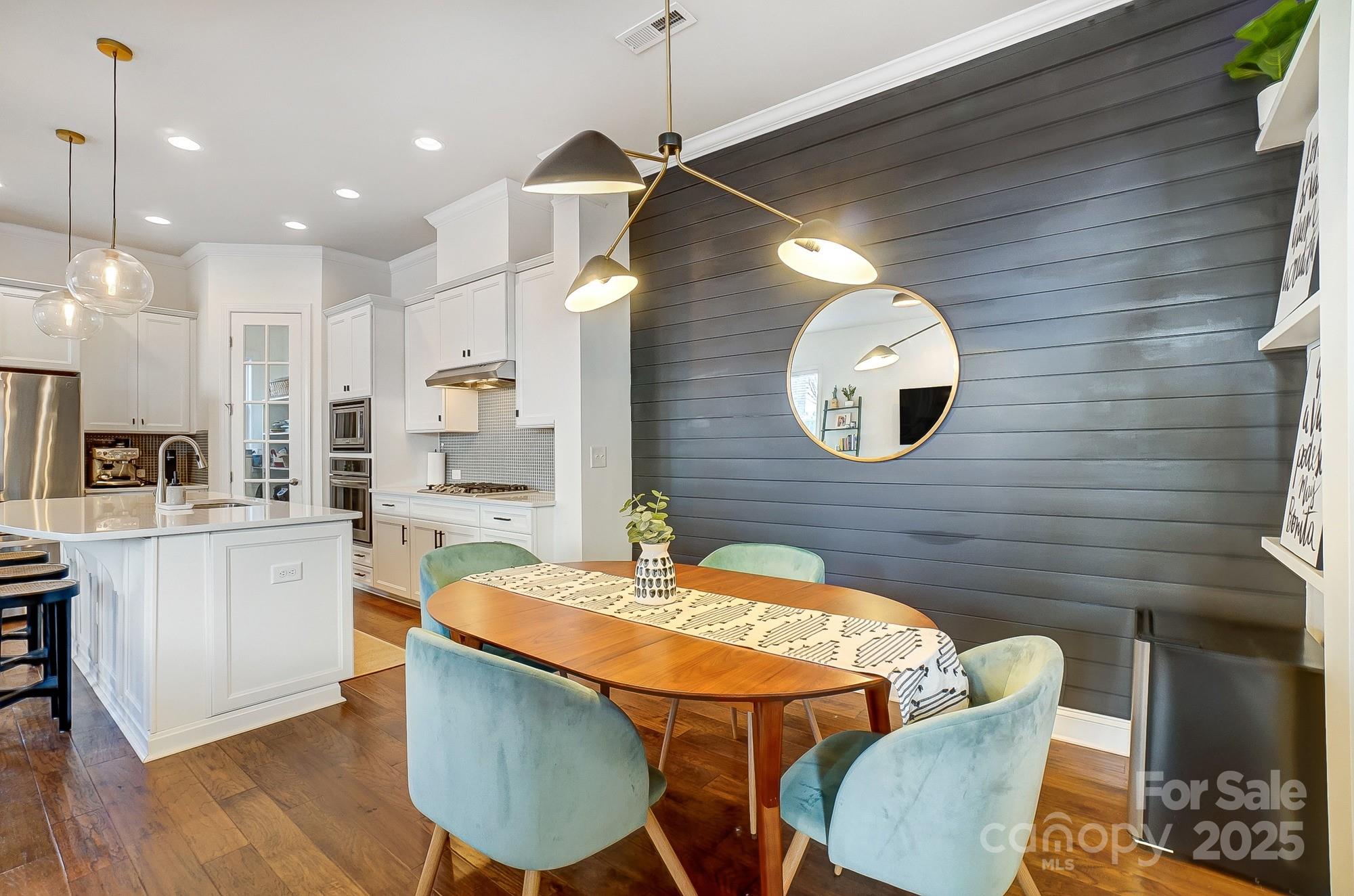 7560 Waverly Walk Avenue