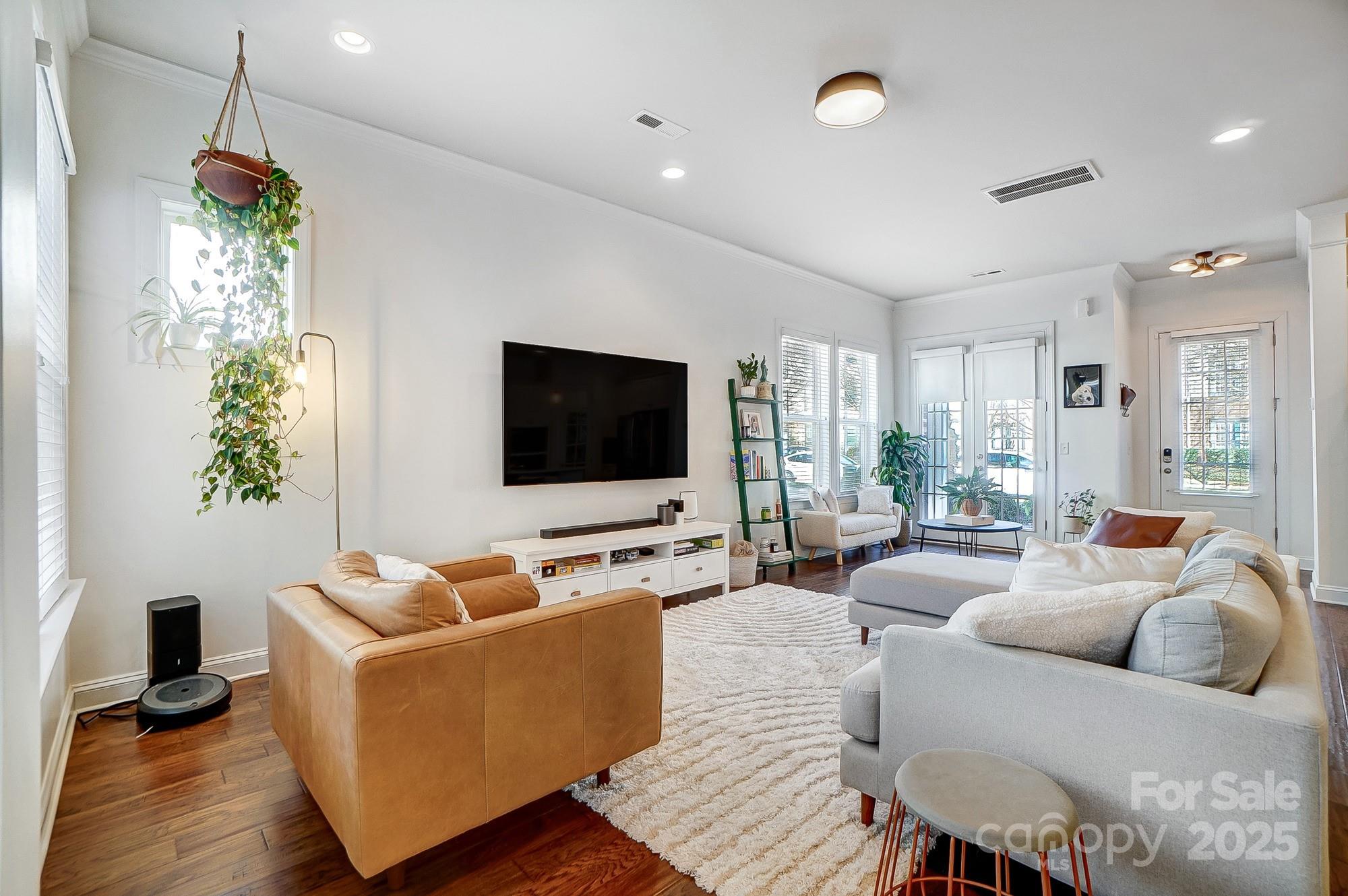 7560 Waverly Walk Avenue