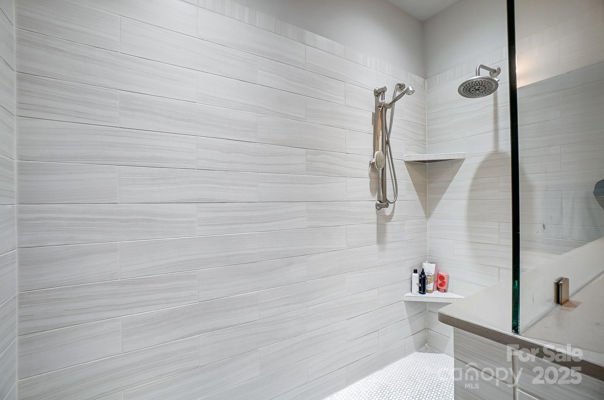 7560 Waverly Walk Avenue