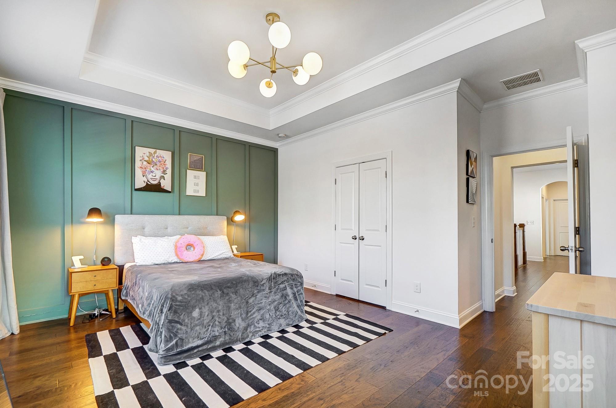 7560 Waverly Walk Avenue