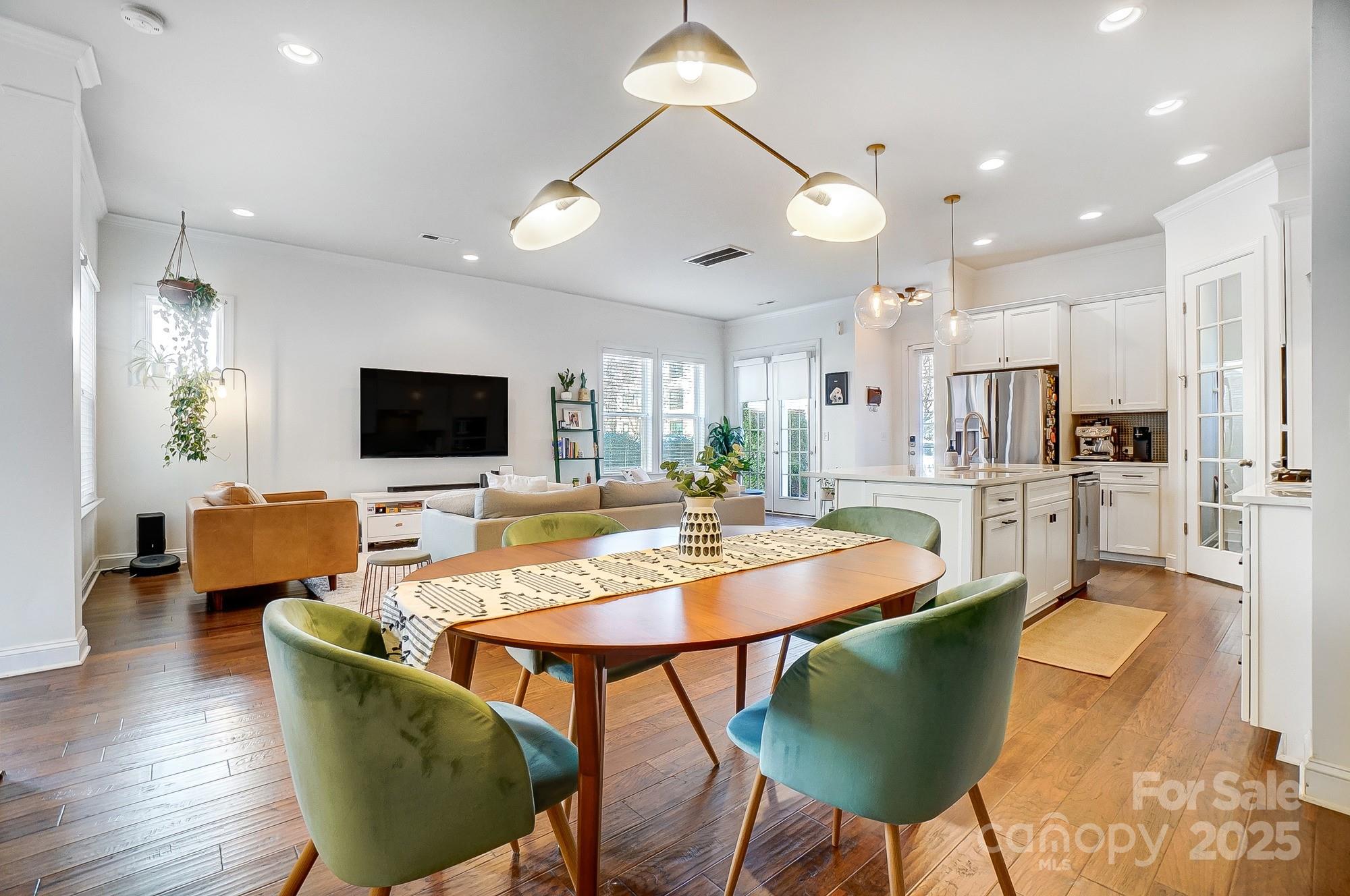 7560 Waverly Walk Avenue