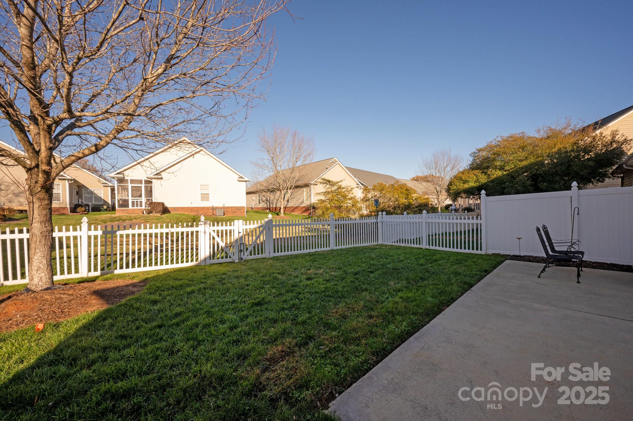 1055 Curry Way
