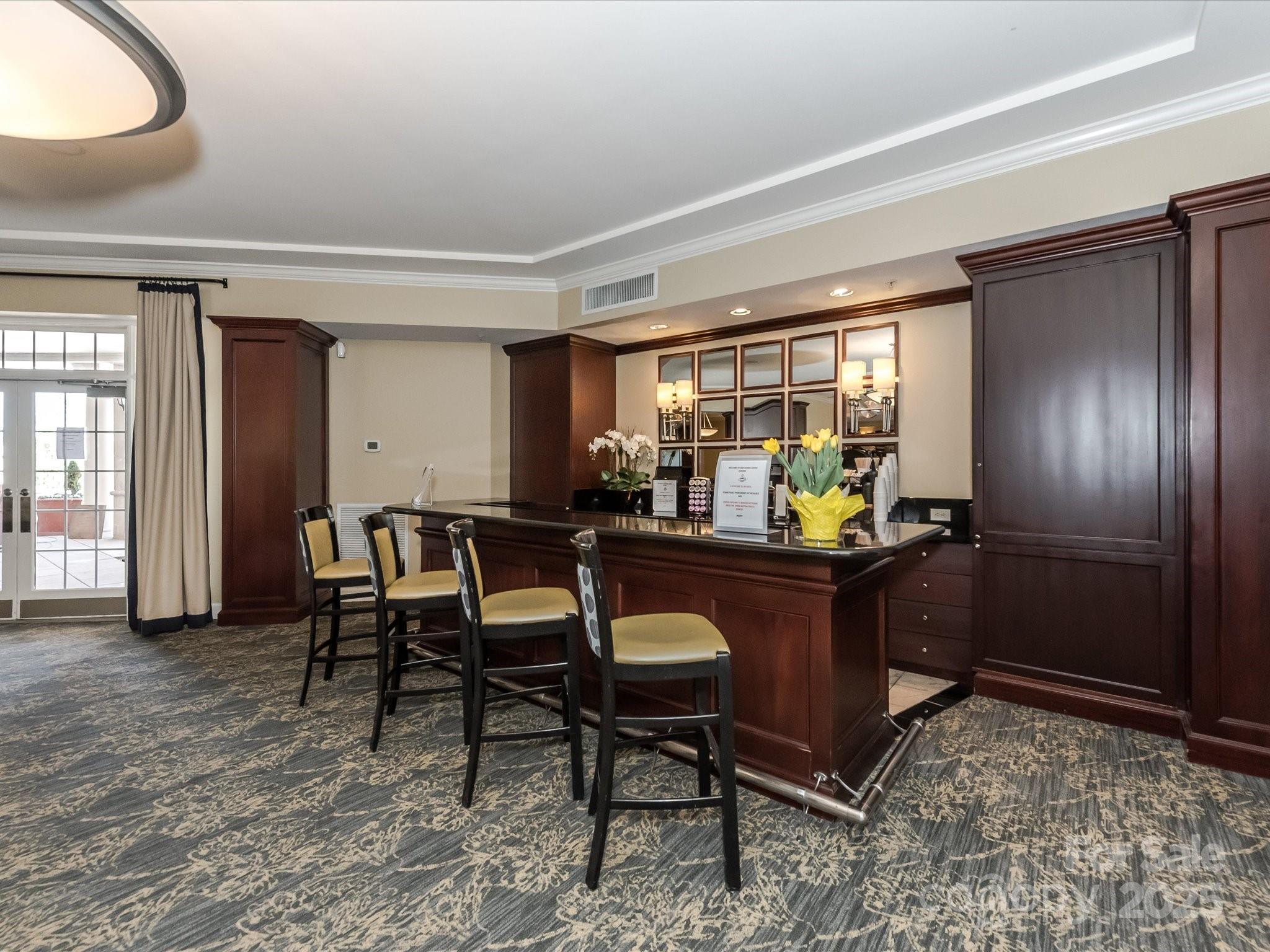 300 W 5th Street W Unit: 407