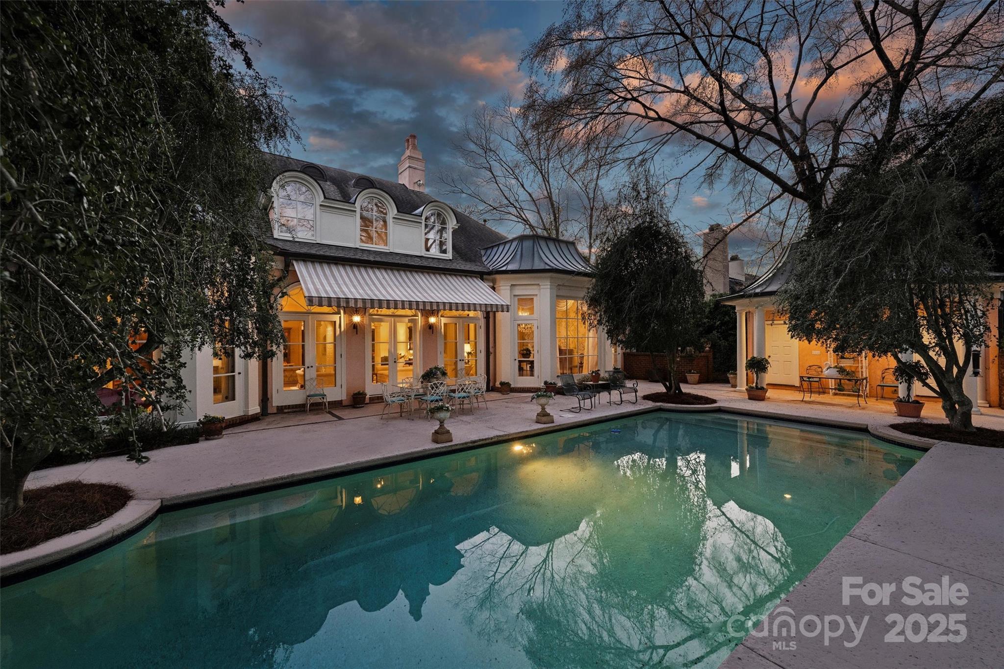 318 S Canterbury Road
