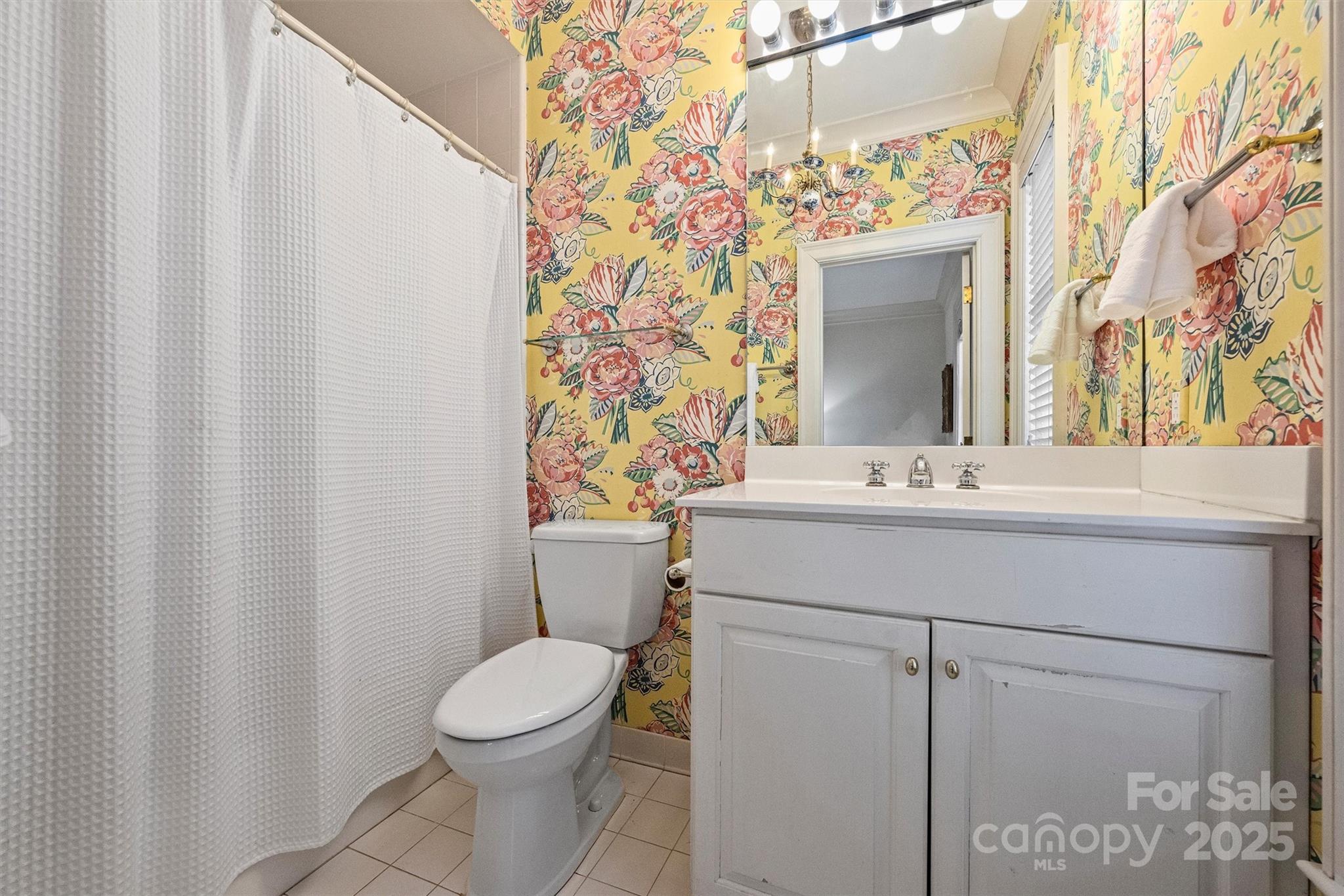 318 S Canterbury Road