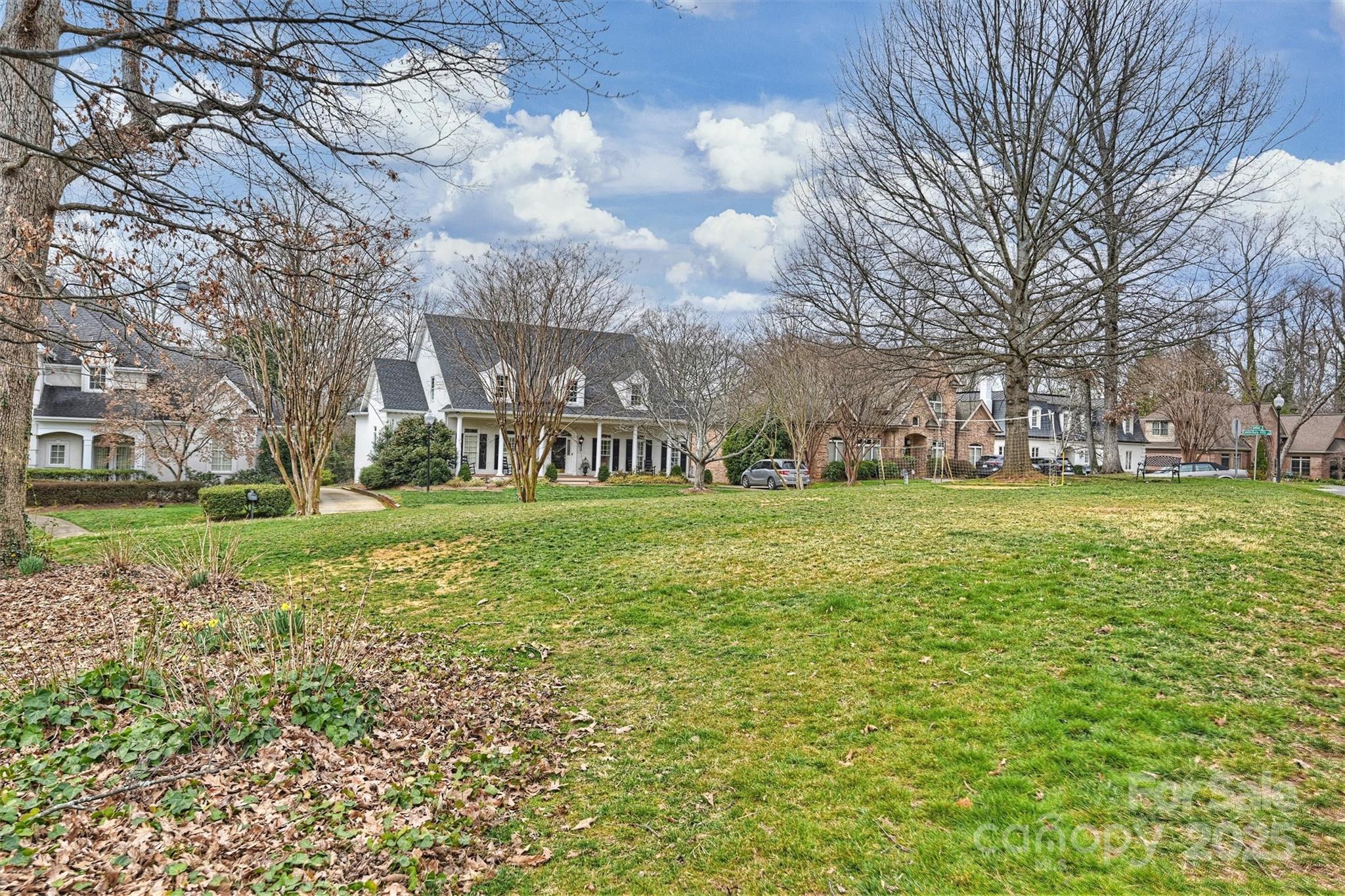318 S Canterbury Road