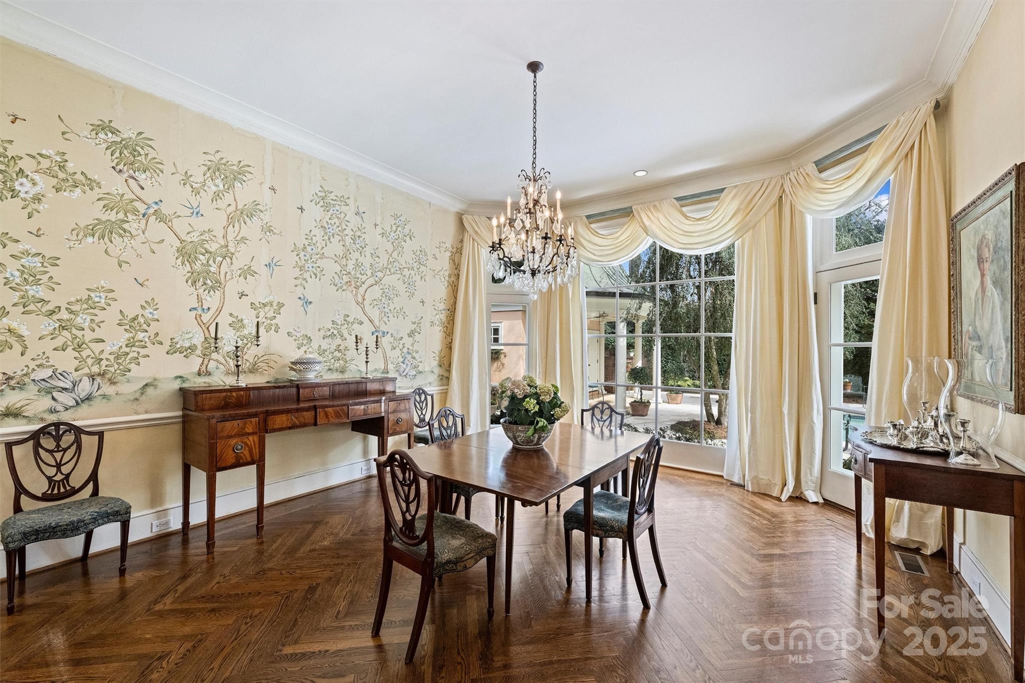 318 S Canterbury Road