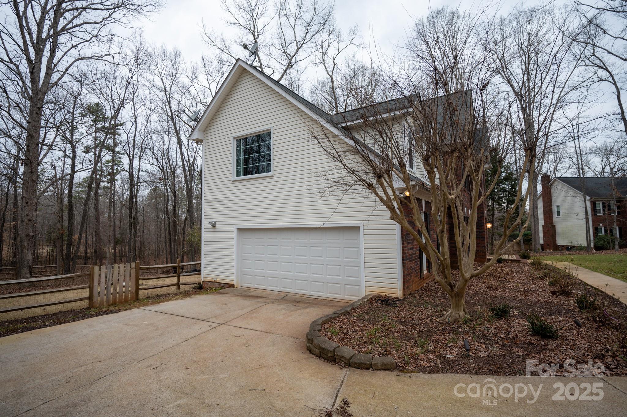 3060 Tall Oaks Court