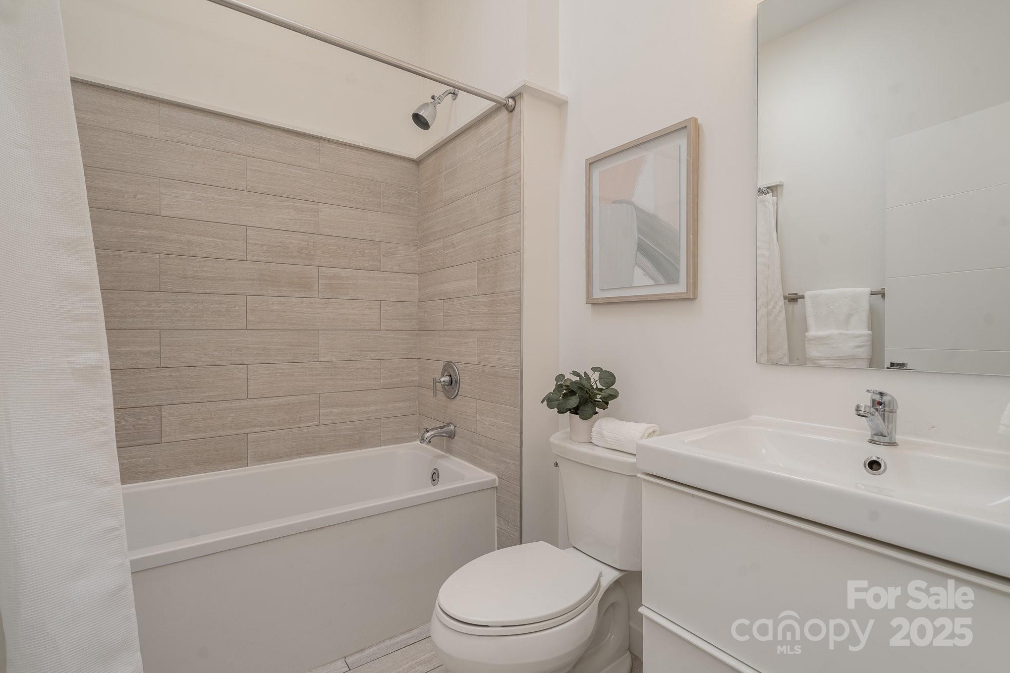 2724 N Davidson Street