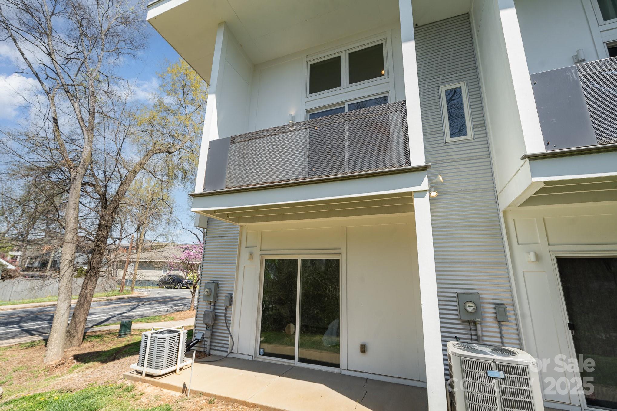 2724 N Davidson Street