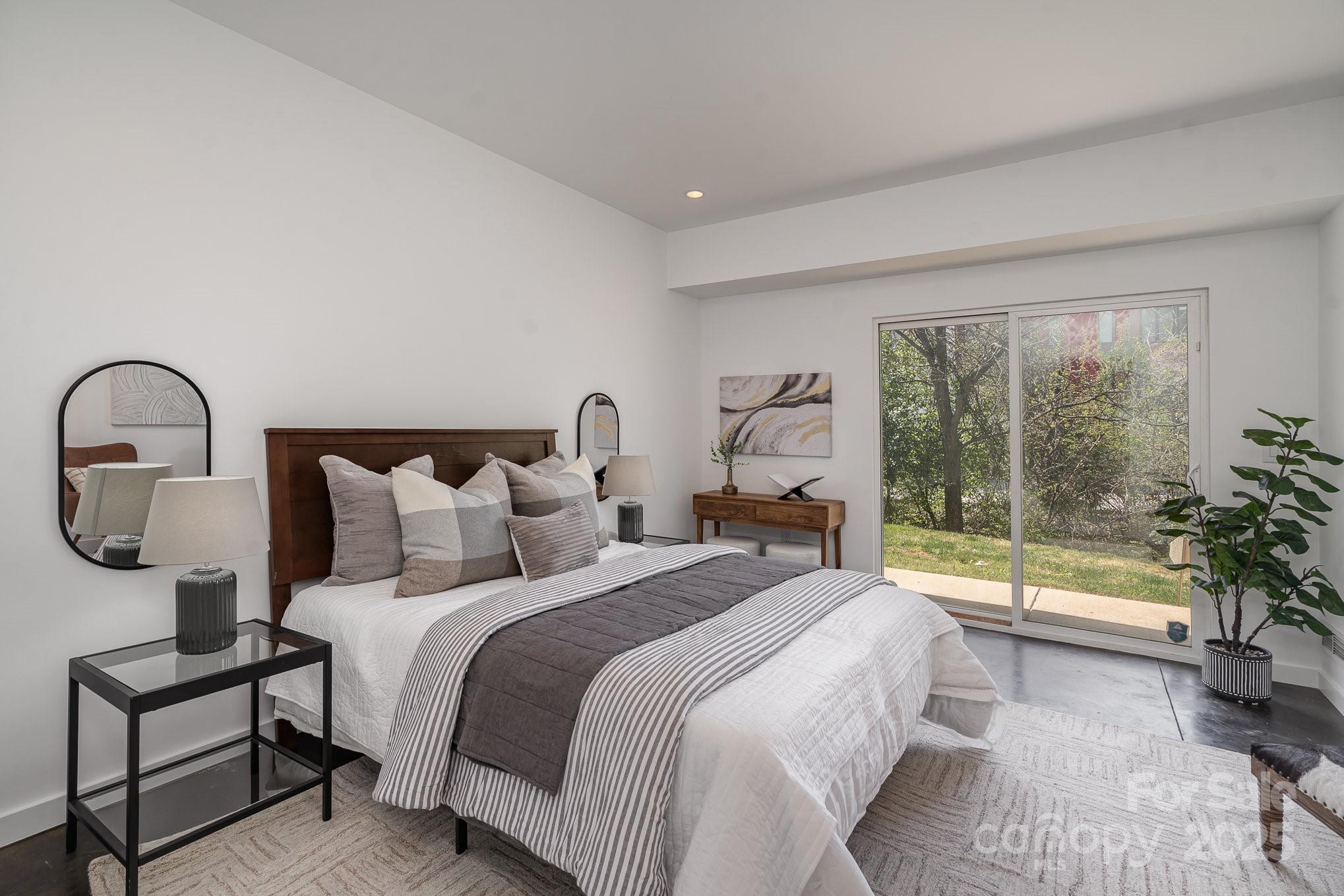 2724 N Davidson Street