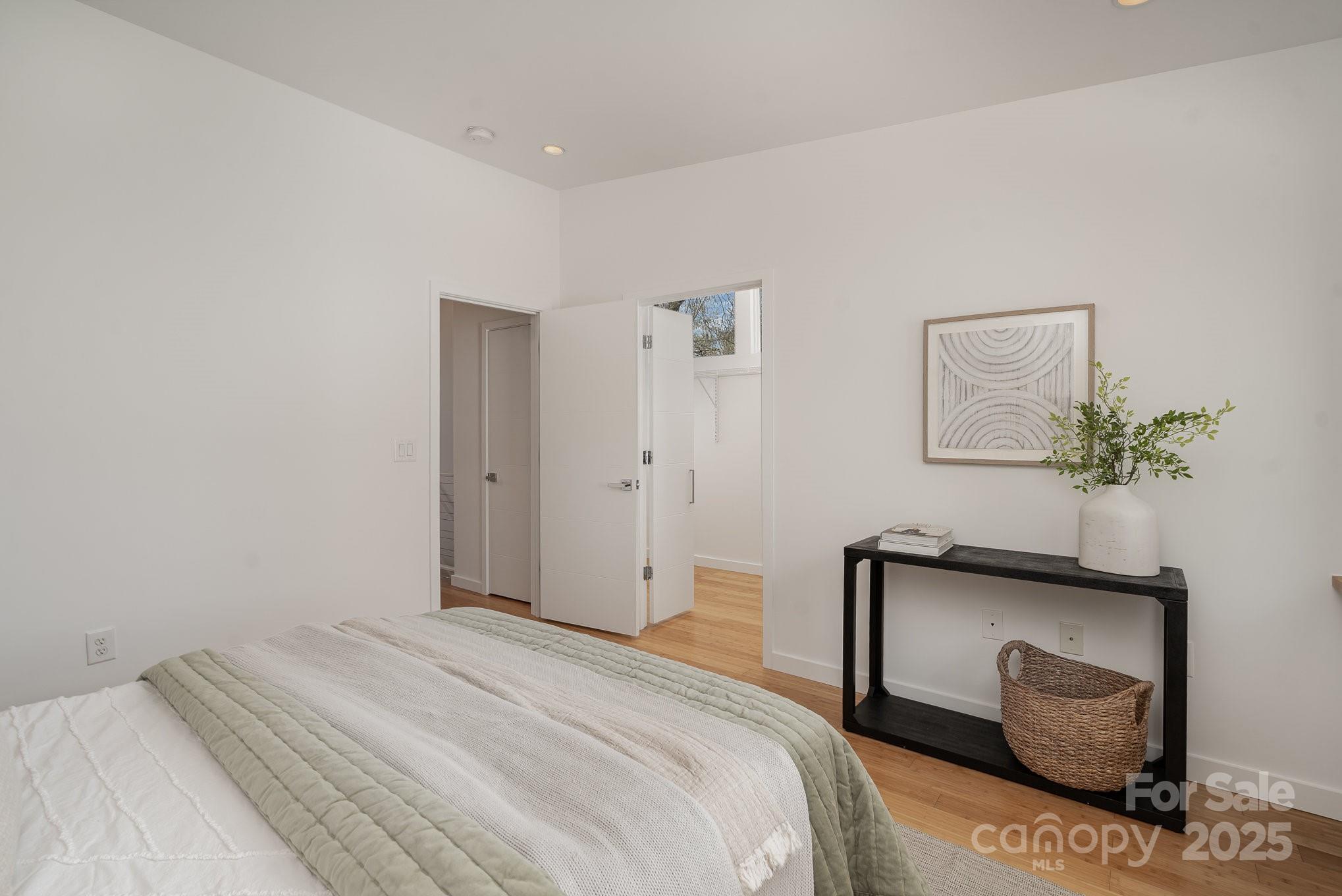 2724 N Davidson Street