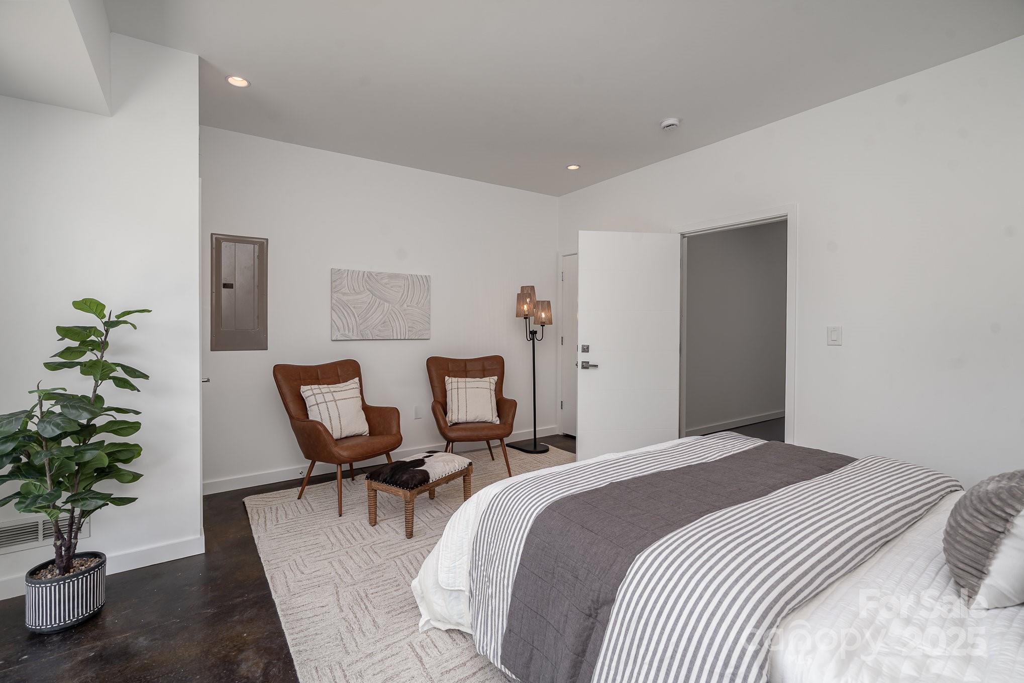 2724 N Davidson Street