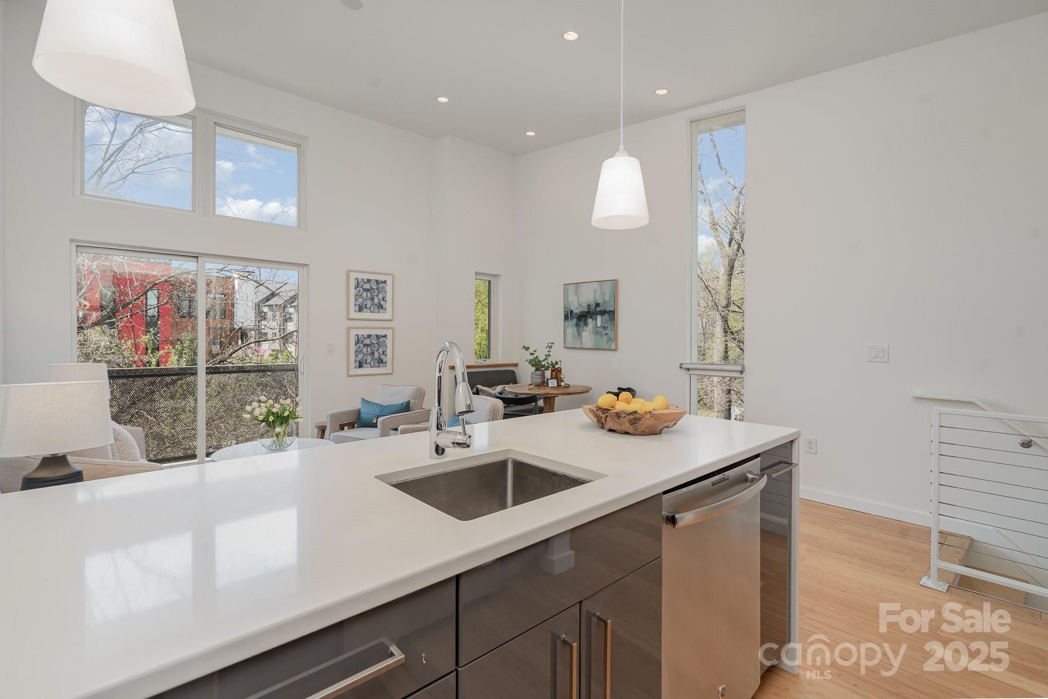 2724 N Davidson Street