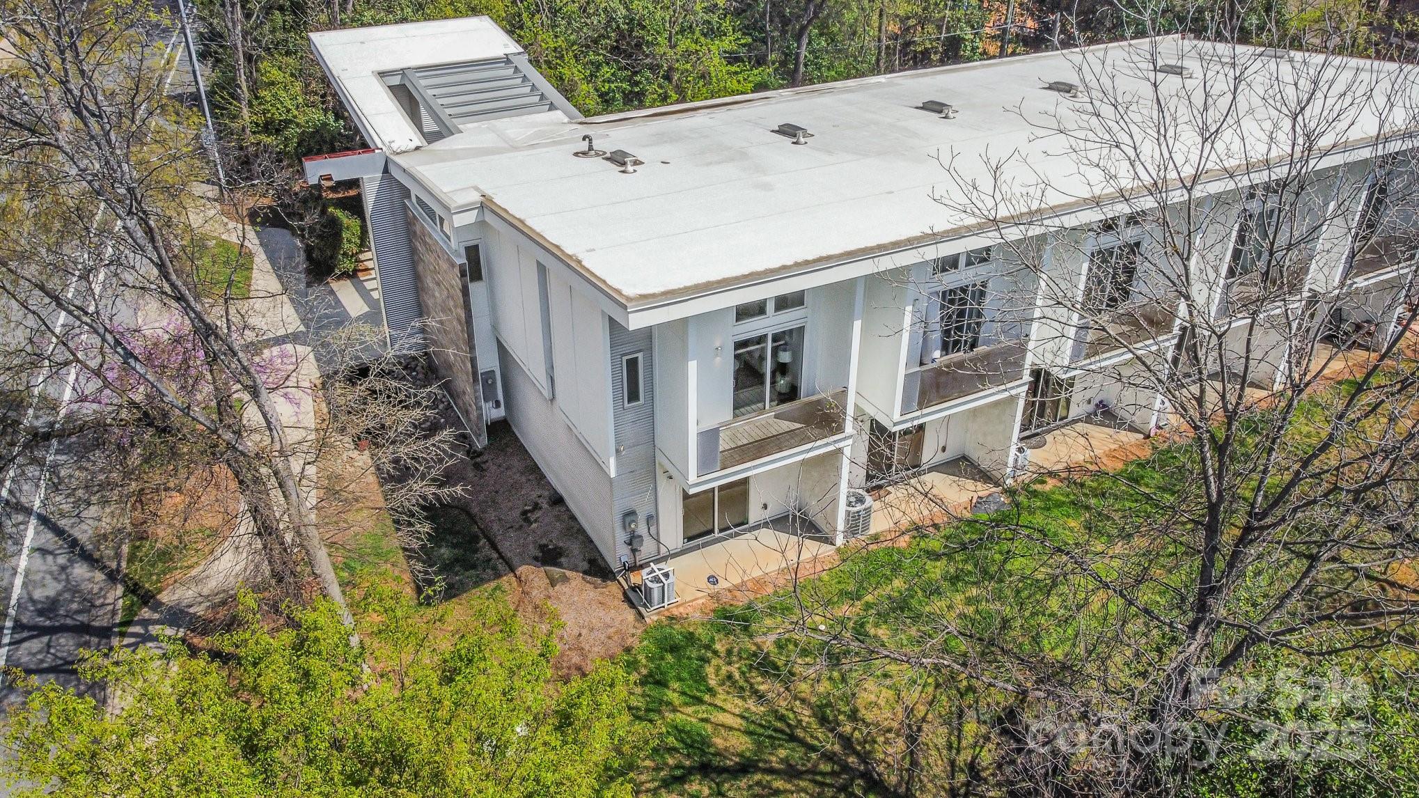 2724 N Davidson Street